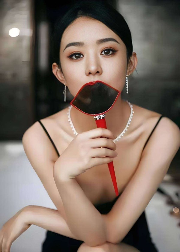 从被催婚到考会计证，赵丽颖的清醒让多少内娱明星脸红？