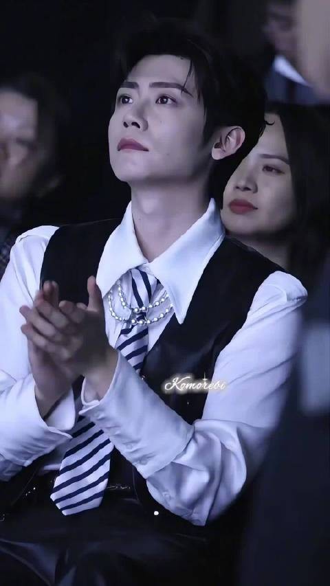 李卿《逐玉》后首亮相，看秀状态佳