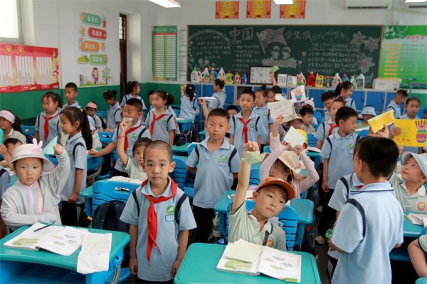 幼芽沐暖阳 小学初绽放——东营市东营区三中联合小明星、娃娃邦、天天三所幼儿园开展幼小衔接实践活动