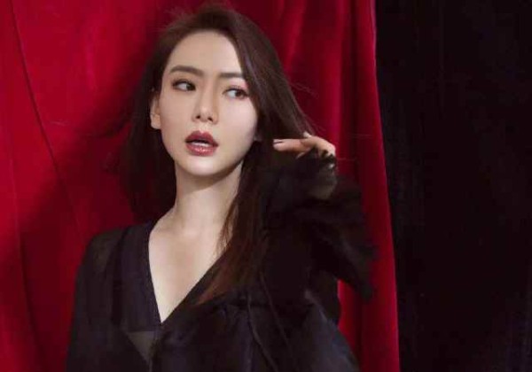 微博之夜榜单女星排名，杨紫化身开心果排第1，戚薇霸气侧漏！