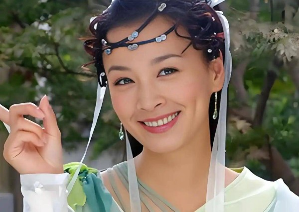 张庭，从“酒窝美女”到“带货女王”，她用半生演绎商海沉浮的剧本