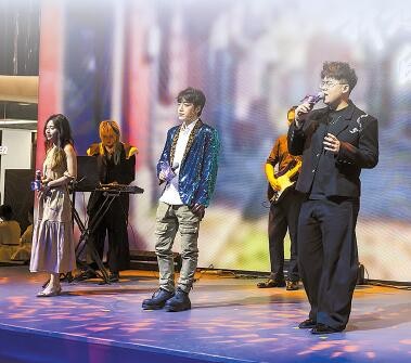 尽显十项全能 艺享百花齐放