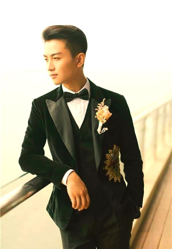 明星婚礼中的高端定制与经典礼服共舞