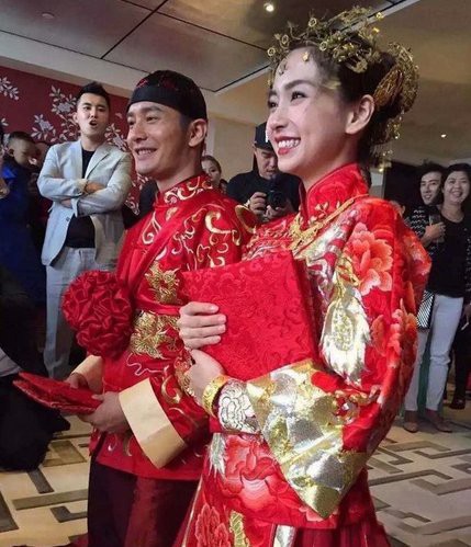 康熙来了黄晓明婚礼曝光 奢华风光的婚礼红毯明星秀