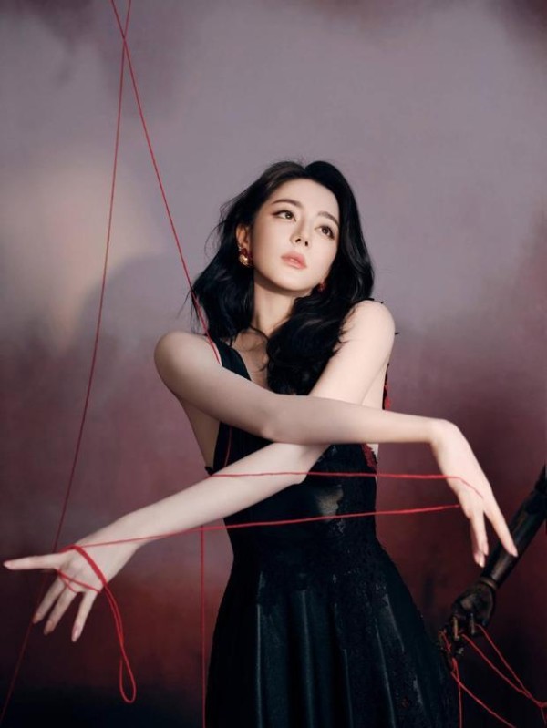 迪丽热巴状态在线。