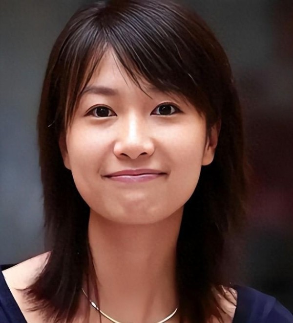 抢走王朔，睡遍京圈，定居国外7年的“坏种”徐静蕾，成最终赢家