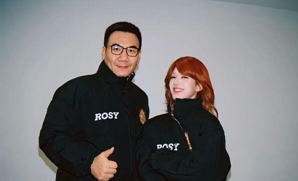 赵露思致辞：“谢谢新公司”！官宣新东家时间点曝，8年恩人兜兜转转竟是他