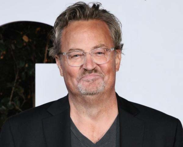 《老友记》明星马修·佩里去世，他的财富、家庭和爱情有多传奇？