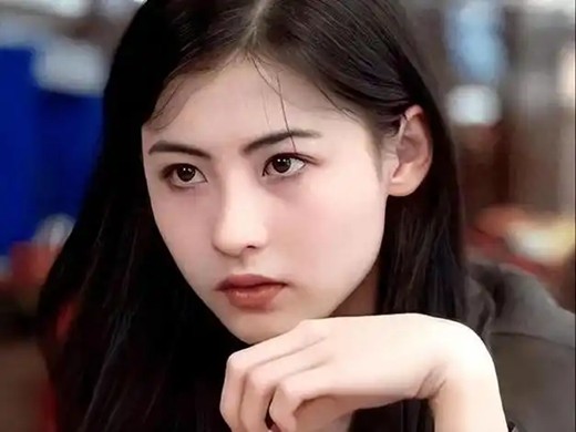 差点没认出这是张柏芝，从港风女神转变成网红，网友纷纷惋惜！