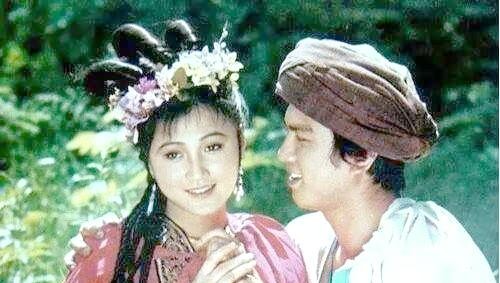 林芳兵：荧幕女神与音乐才子的浪漫故事