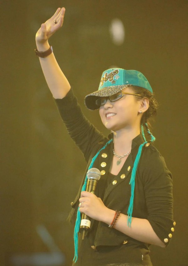 周笔畅：实力歌者，音乐魔法师