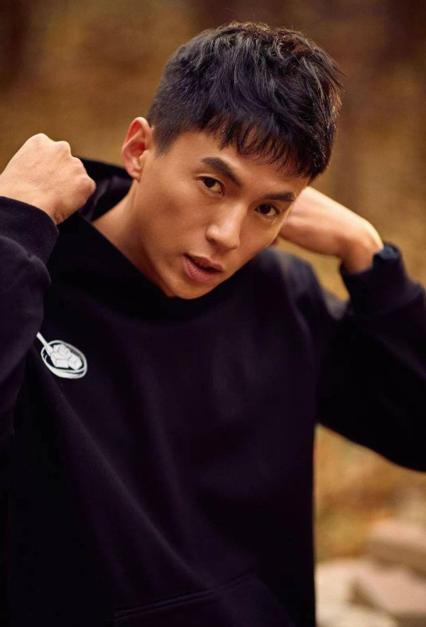 宋宁峰出轨风波：人设崩塌后明星该如何自救？