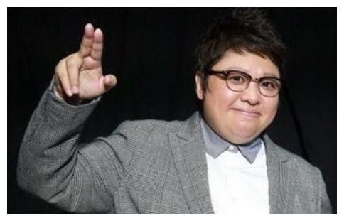 韩红发文致谢明星，易烊千玺被点名，邓超只发一个表情有深意