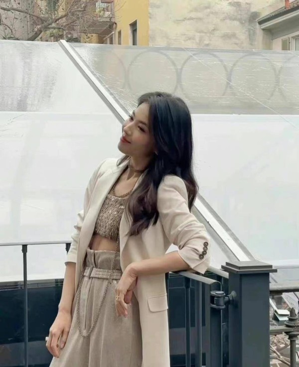 刘涛米兰时装周：一场打造完美时尚look的时装秀