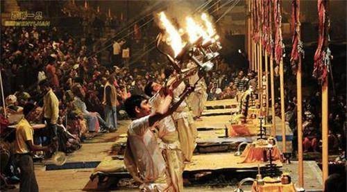 印度最高种姓婆罗门有多好？一出生就是贵族，还永享一项特权