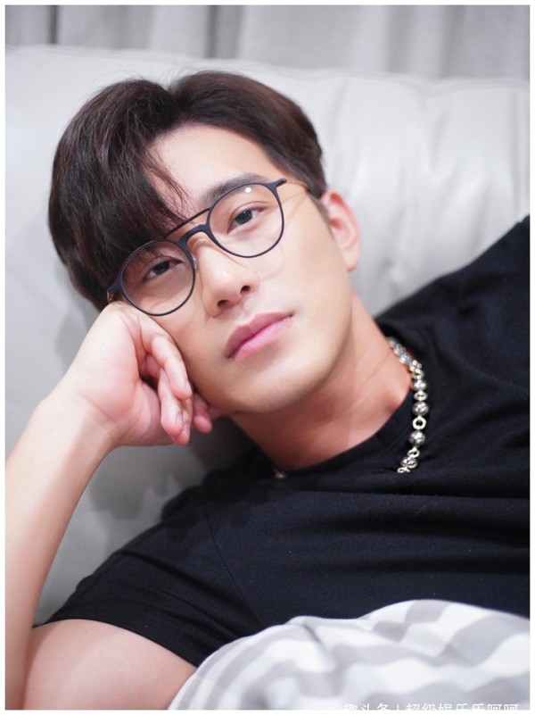 徐志贤跟罗志祥互动，就像粉丝见偶像，网友：相信是真爱！