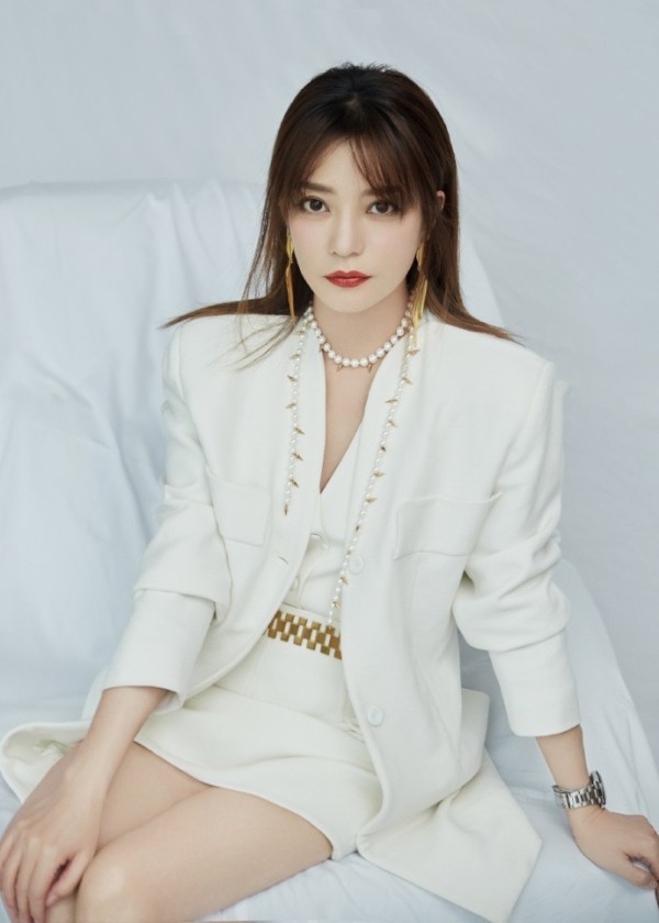 赵薇旗下女星王智受影响？老板倒台，员工也跟着遭殃？