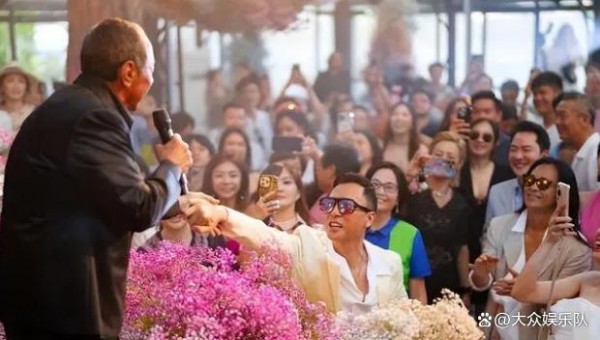 王宝强去意大利为甄子丹庆生！周杰伦在线祝贺，成龙大哥送上祝福