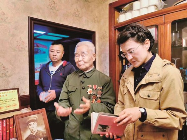 央视《面对面》栏目专访抗美援朝老兵杨德盛