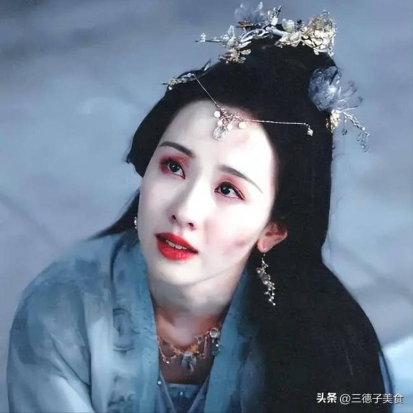 月鳞绮纪20小时登顶抖剧集榜TOP1 颜值与话题齐飞