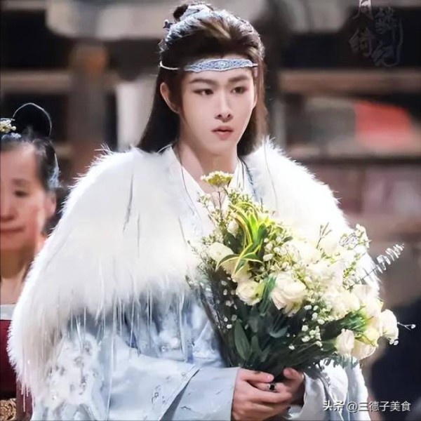 月鳞绮纪20小时登顶抖剧集榜TOP1 颜值与话题齐飞