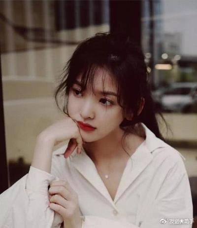 曾当过淘宝模特的演员，如今跻身娱乐圈，胡一天在列，而她一跃成为了票房女王！