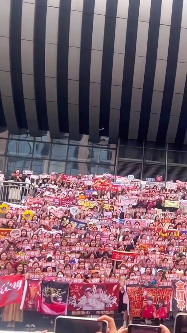 明星为何屡屡踩红线？田蕤、邱启明、黄毅清堕落背后的三重陷阱