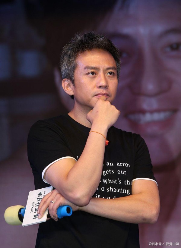 从一名普通演员到实力制片人，邓超的励志故事