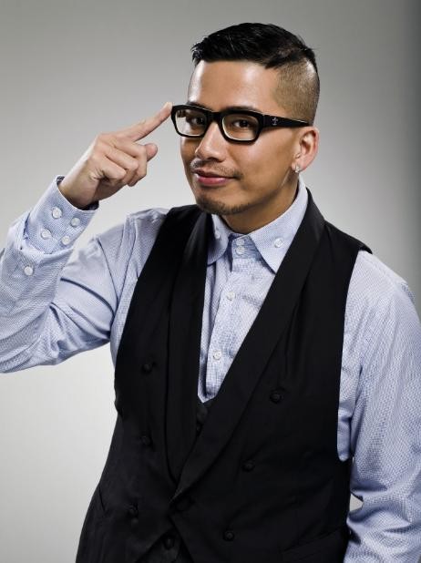 劲爆！男明星揭秘娱乐圈不堪往事，女星同时邀约多名男星同房过夜