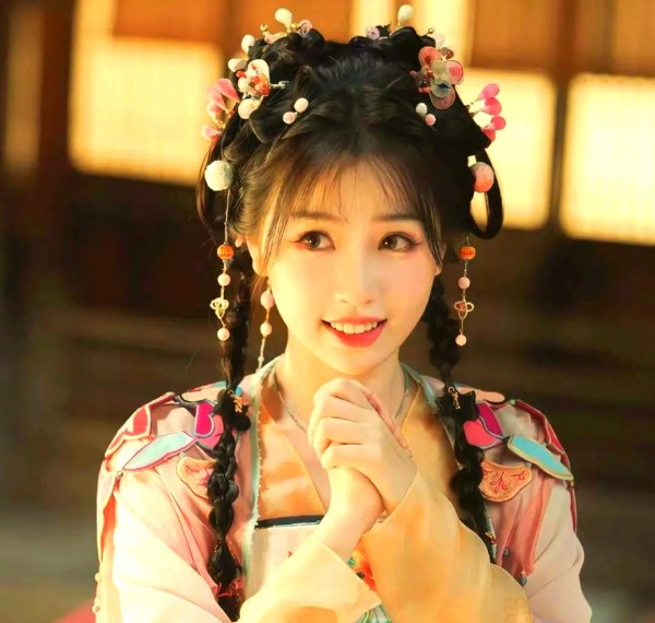 虞书欣：从选秀新秀到实力派偶像的蜕变之路