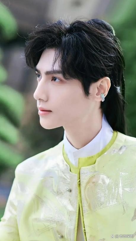 影视新星罗云熙，梦想照亮前行之路