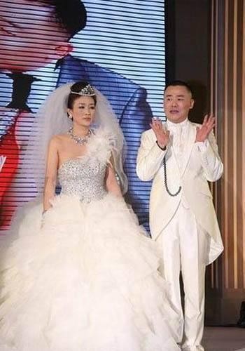 唐嫣罗晋结婚，娱乐圈婚礼明星们随份子钱。