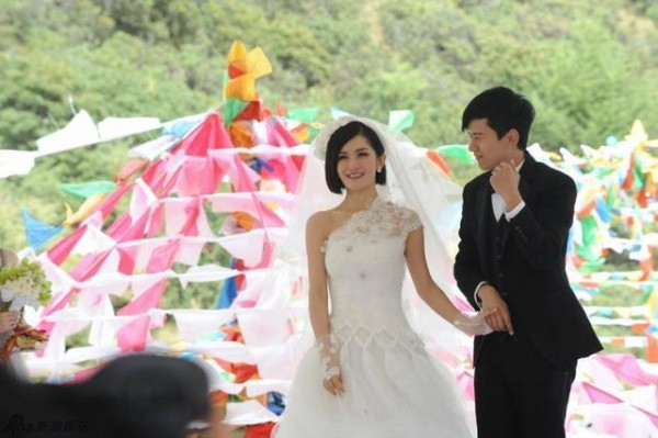 唐嫣罗晋结婚，娱乐圈婚礼明星们随份子钱。