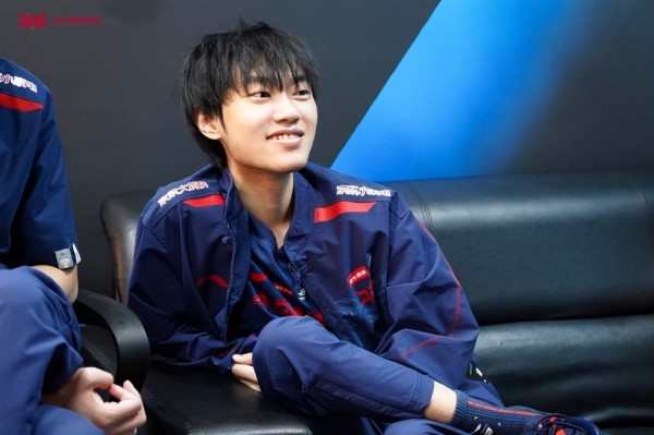 左手年薪3千万？知情人爆料：JDG一亿阵容中，ruler年薪2千万