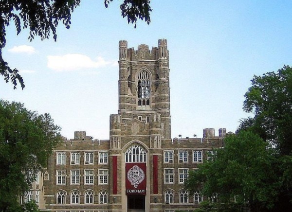 每天的热搜随时查看，里面三分之二的娱乐新闻信息