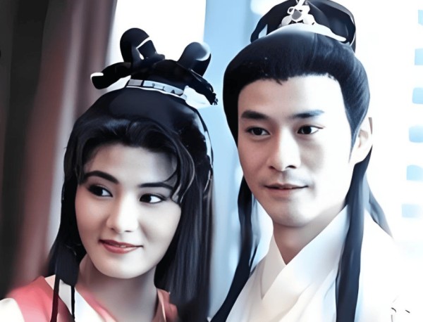 金庸把最难听的名字给了她，小时候听着可爱，长大后读出来都脸红