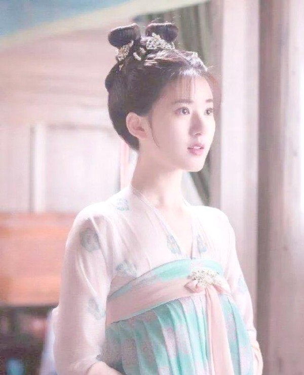 明星新动态解析:张紫宁、龚俊与更多动向