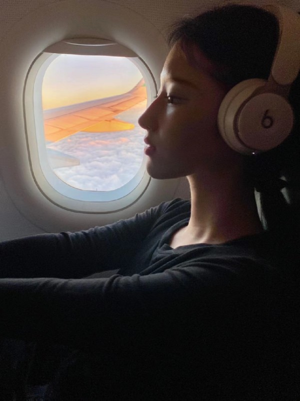 子车的叮当猫：明星恋情：为什么很多娱乐圈恋爱短命？
 
娱乐圈的明星们总是会成为众人瞩目的焦点，无论是演艺事业还是个人生活都备受关注。恋情更是当中最引人注目的话题之一。不管是因为被爆料或是主动公开，一对明星恋人的关系总是会引起极大的关注度。
然而，也往往有很多明星恋情是短命的，像是刚刚曝光两个月就分手，甚至是在交往不到一年的时候就宣布分手。这让很多粉丝和观众感到震惊，也很难理解这些明星的感情问题。...