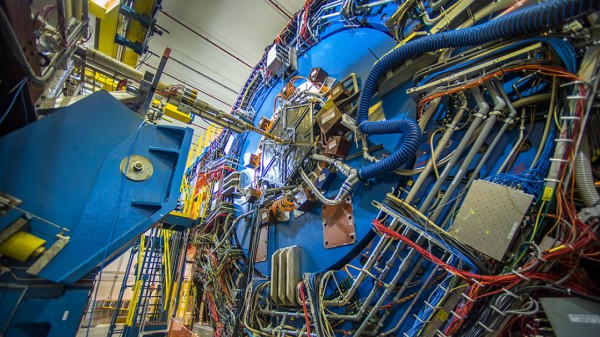 STAR合作组织发布新分析 揭示核物质临界点关键特征