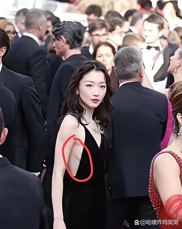 周冬雨这是什么神仙身材啊!真...@哈喽炸鸡窝窝的动态