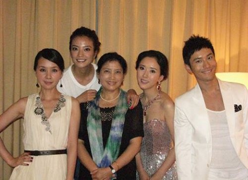 教师节点赞最动人师生情 赵薇陈坤黄晓明都叫她“崔妈”【3】