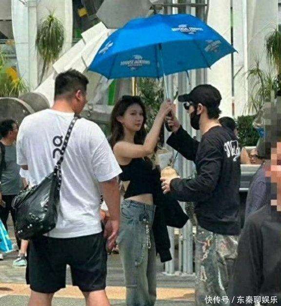 继杨颖叶珂后，黄晓明又携大眼美女，网友审美如旧