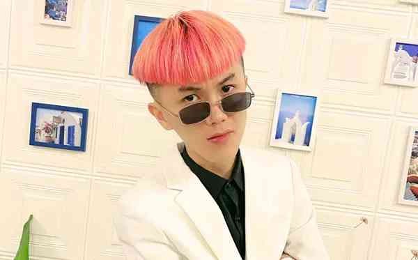 揭秘网络红人:李燕窝个人背景与成名之路