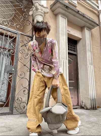 揭秘网络红人:李燕窝个人背景与成名之路