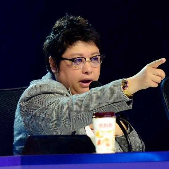 韩红办明星慈善晚会, 无一人参加, 大骂娱乐圈的“他们”, 网友: 真解气!