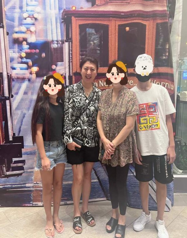 闫学晶二婚老公高清照曝光！夫妻同框状态差，五岁女儿像爸爸