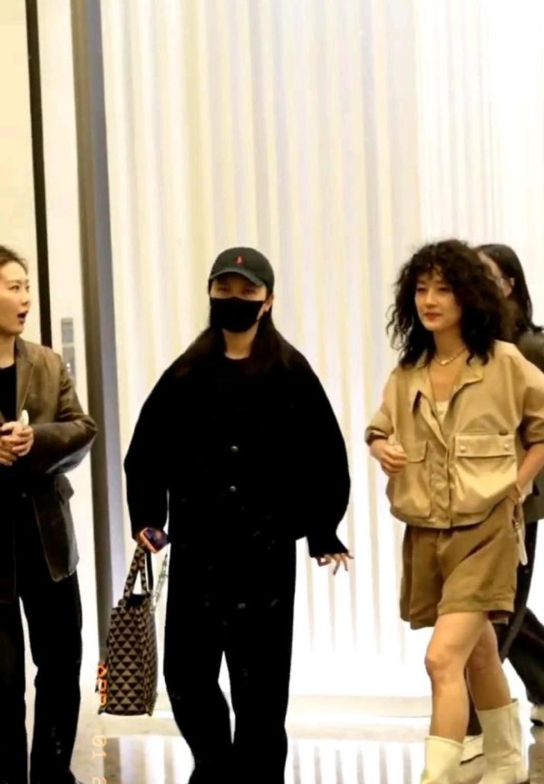 马伊琍新造型神似步惊云！50岁大胆颠覆形象，网友：差把绝世好剑