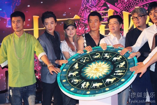 《十二星座离奇事件》开机 乔任梁演神秘巨蟹男