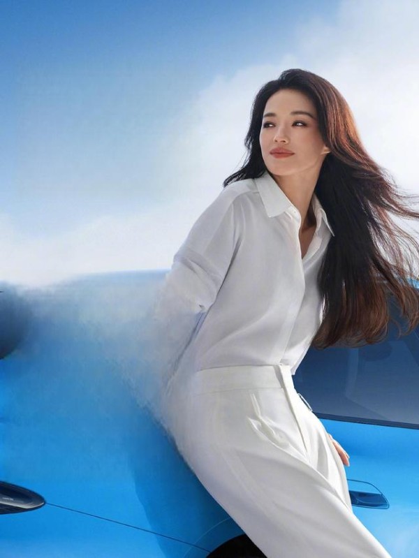 舒淇引爆小米SU7流量狂潮,谐音梗是汽车营销的妙计还是内卷陷阱?-有驾