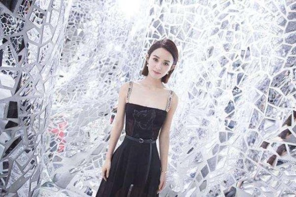 赵丽颖代言的Dior大胆尝试创新营销策略